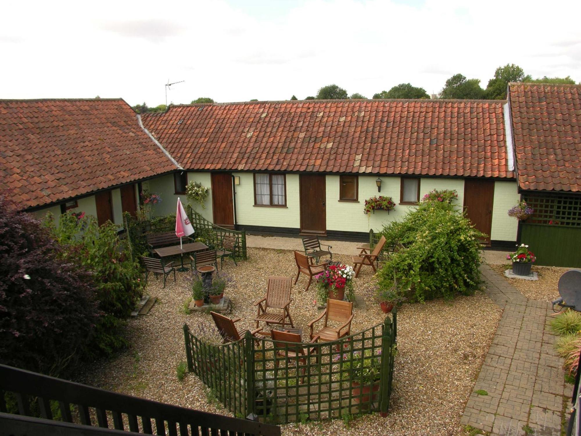 Six Bells Inn Bardwell Exterior photo